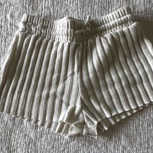 White ribbed shorts